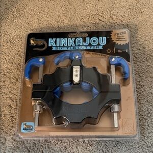 Black and Blue Bottle Cutter